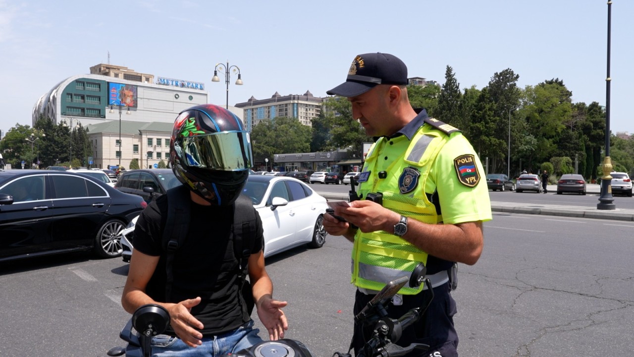 İkitəkərli nəqliyyat sürücülərinə izah və xəbərdarlıq edildi - FOTOLAR (VİDEO)